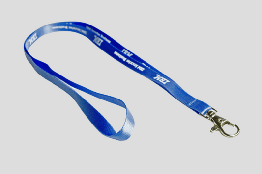 En Nyckelband ECO bambu-lina i blå färg med en krok på.