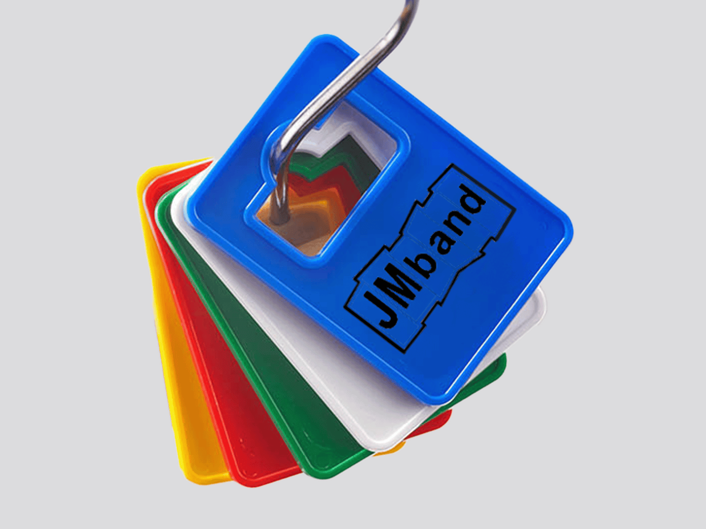 En grupp Garderobsbiljetter plast D tryck Via eMail med en krok på.