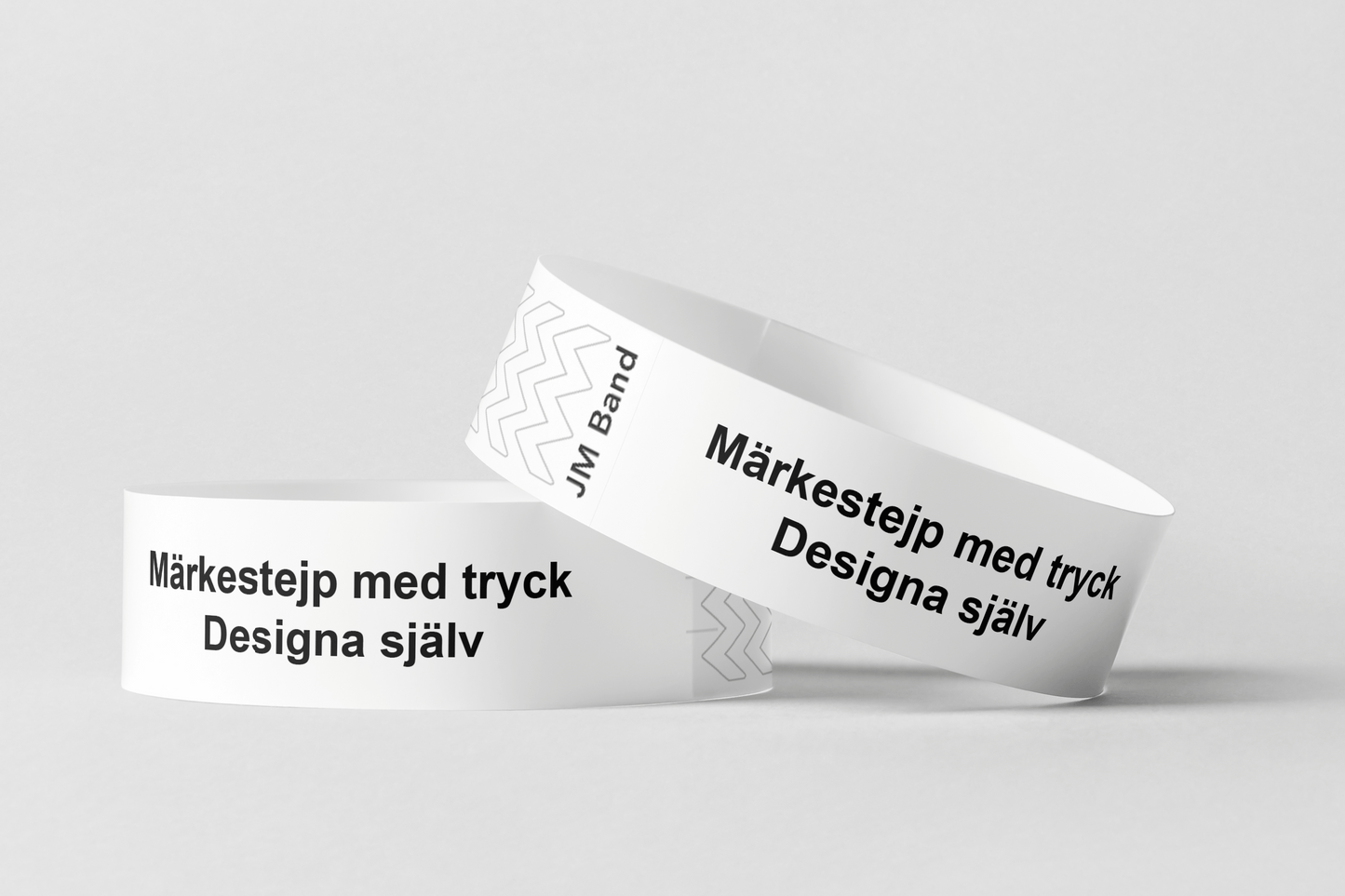 Två lila Märkningsband tryck Design själv armband med citat på.