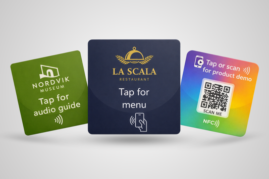 Fyrkantiga NFC-etiketter med färgtryck och logotyp - JM Band®